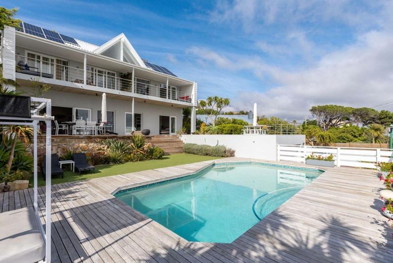 6 Bedroom Property for Sale in Camps Bay Western Cape